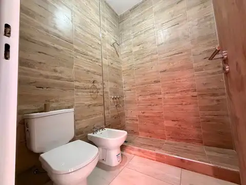 Casa en Alquiler con 1 cochera