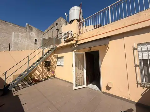Depto Tipo Casa en Alquiler de 3 ambientes