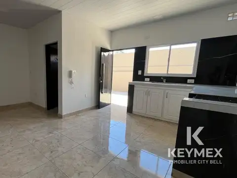Depto Tipo Casa en Alquiler en City Bell, $ 950.000