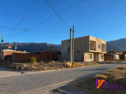 Casa 9 ambientes con 6 baños