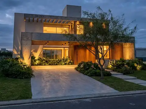 Casa en Venta en Funes, Rosario
