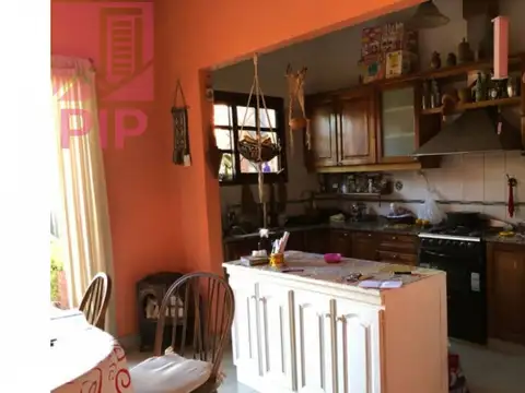 Casa 3 ambientes con 2 baños