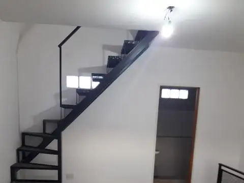 Depto Tipo Casa en Alquiler en Villa Santos Tesei, $ 550.000