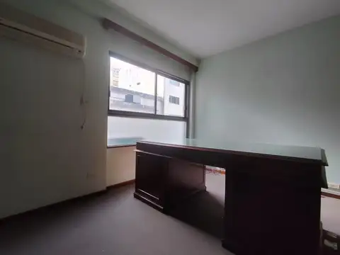 San Nicolas -  Oficina Apta Vivienda con Excelente Ubicación a Metros de Tribunales con Seg. 24hs