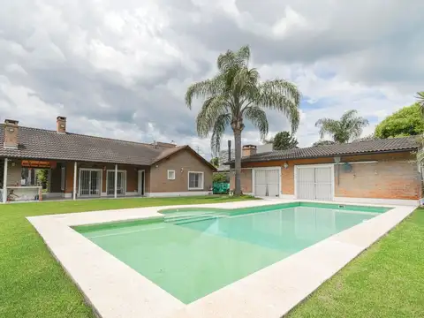 Casa 4 ambientes con 2 baños