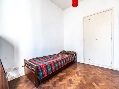 VENTA DEPTO 3 AMBIENTES CON BALCON FLORES