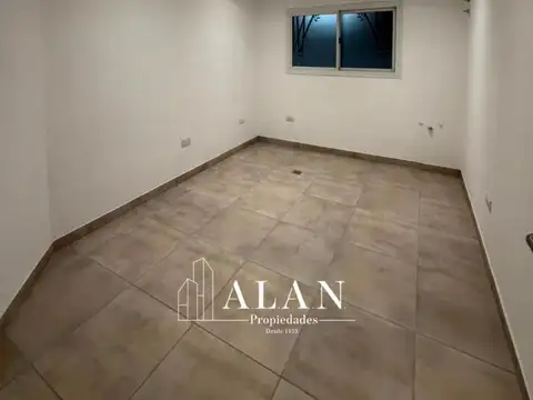 Oficina en Alquiler en Las Avenidas, $ 900.000