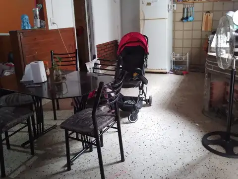 Casa 3 ambientes con 1 baño