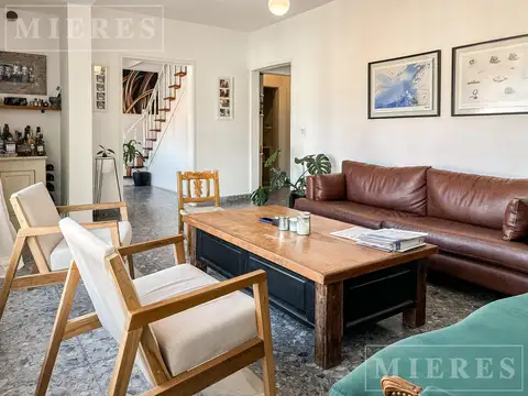 Depto Tipo Casa 5 ambientes con 2 baños