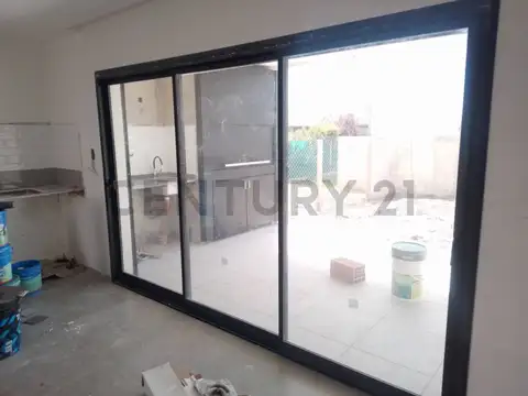 Casa 4 ambientes con 1 baño