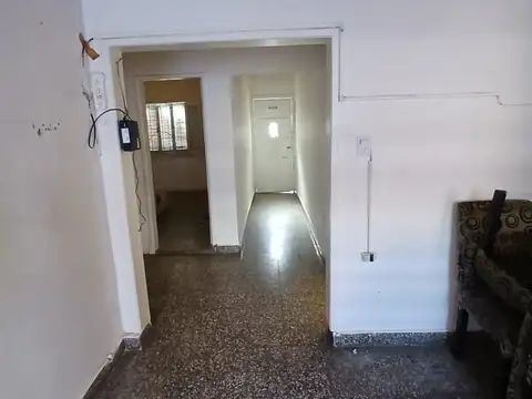 Casa 4 ambientes con 1 baño
