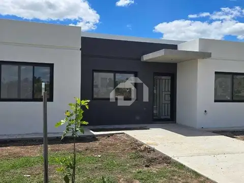 Casa  en Venta en Santa Elisa, Pilar del Este, Pilar