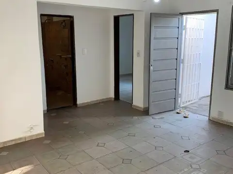 Casa 5 ambientes con 1 baño