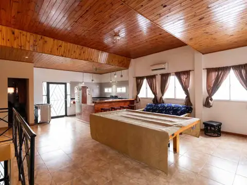 Casa en venta 2 dormitorios con cochera y Galpon