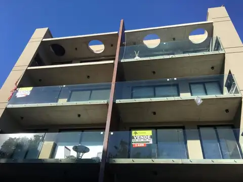 Deptos. de Categoría 2 y 3 amb. en Pozo