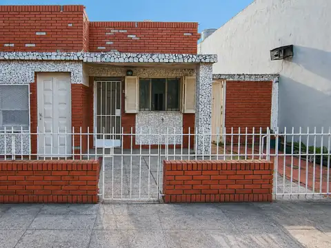 Oportunidad Única en Banfield para 2 Familias.