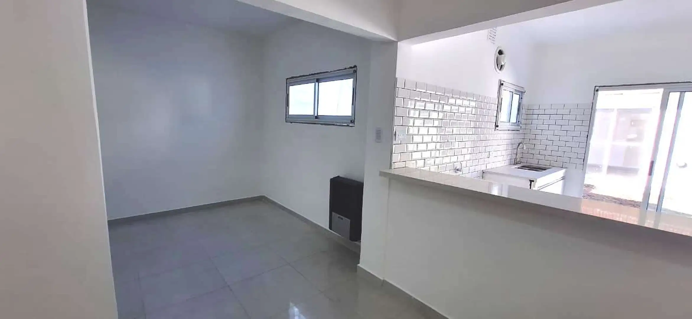 Casa 3 amb reciclada con garaje y quincho — Parque Luro