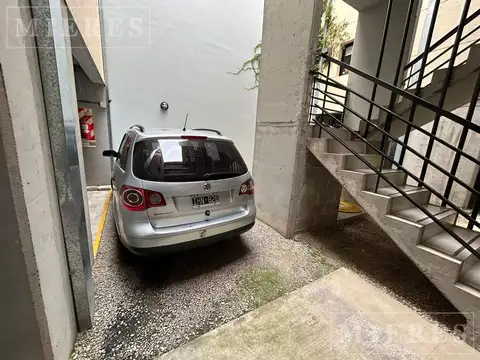 Cochera en venta en San Isidro.