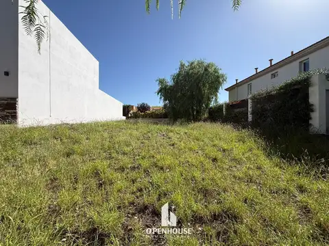OPENHOUSE vende exclusivo terreno en Barrio Dalvian