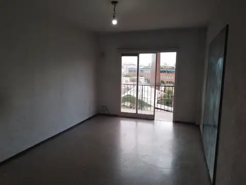 Departamento en Alquiler 2 Dormitorios en Parque Patricios, muy luminoso.