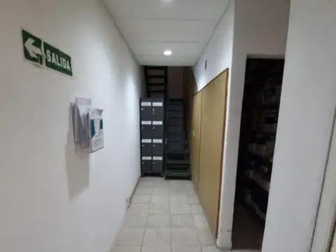 LOCAL C/ DEPOSITO Y OFICNAS | 489 CUB | EXCELENTE ACCESO  |