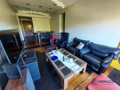 APTO CREDITO!  Cómodo y luminoso 5 ambientes con  vista al Parque Centenario