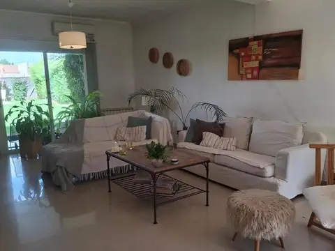 Casa en Venta en Plottier, USD 340.000