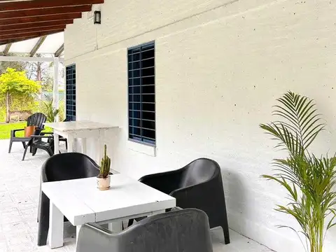 Casa en Venta con 2 cocheras
