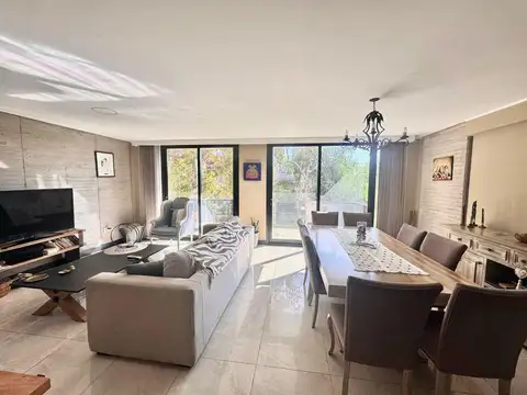 Departamento 4 ambientes con 2 baños