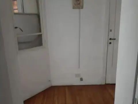 Uriburu 1000, Piso 1