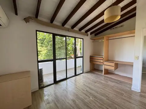 Depto Tipo Casa 4 ambientes con 2 baños