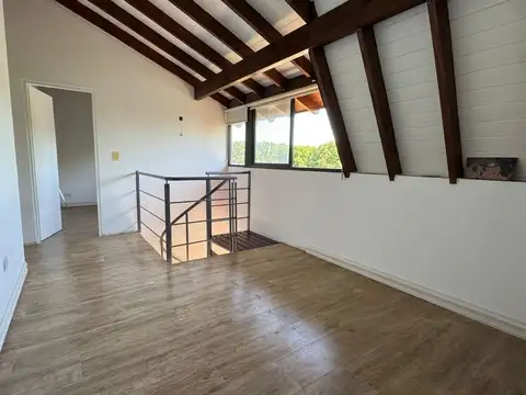 Depto Tipo Casa en Alquiler con 1 cocheras