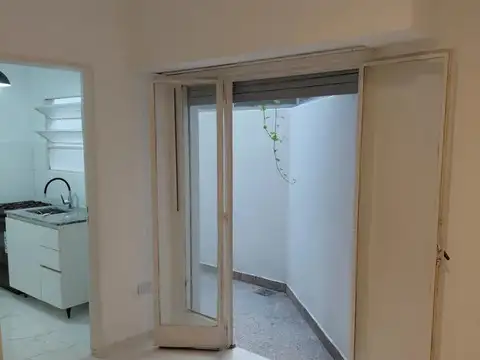 Departamento monoambiente con patio