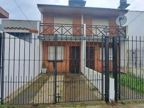 VENTA DE TRIPLEX EN MAR DEL TUYU