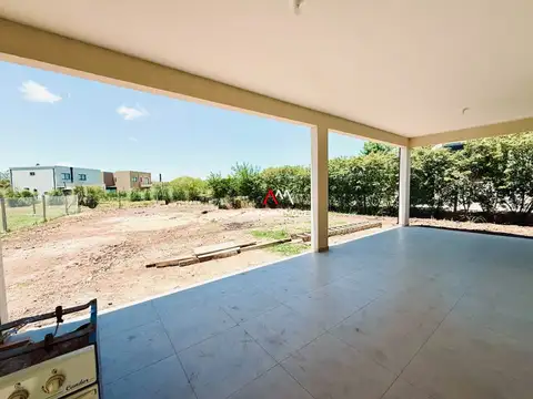 VENTA DE CASA EN SANTA ELENA - PILAR