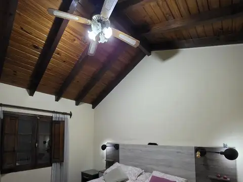 Casa 7 ambientes con 2 baños