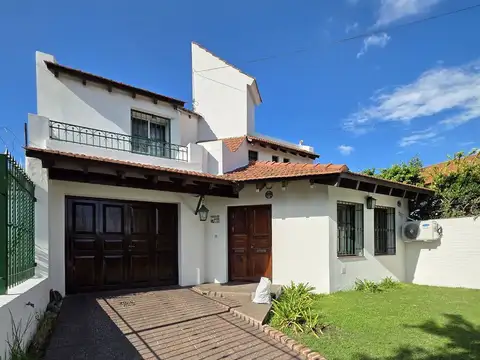 Vendo Casa 3 dormitorios URCA con PILETA APTA CRED