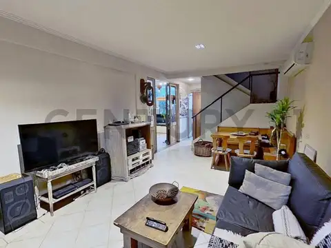 Casa 5 ambientes con 2 baños