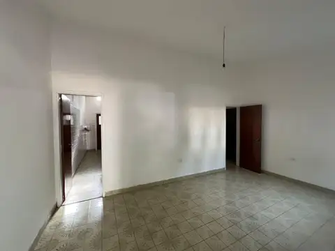 Casa 6 ambientes con 1 baño