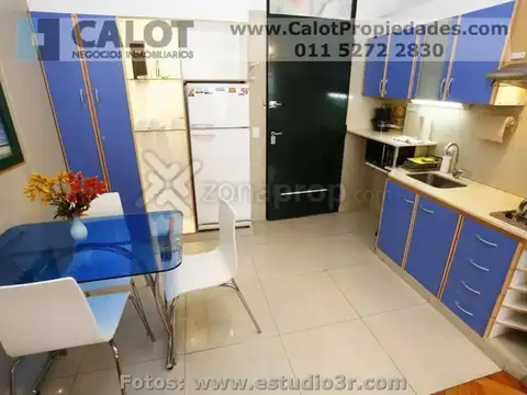 Alicia M. De Justo 1800