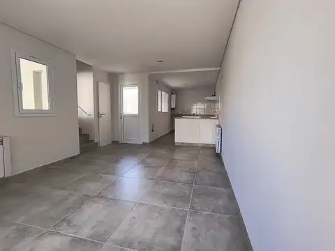 VENTA DUPLEX DE TRES DORMITORIOS EN NEUQUEN