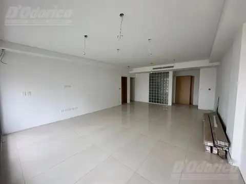 Departamento en Venta con 3 cocheras