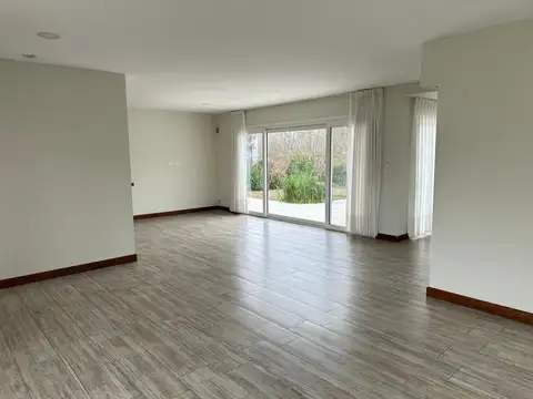 Casa en Alquiler en Rumenco, USD 2.000