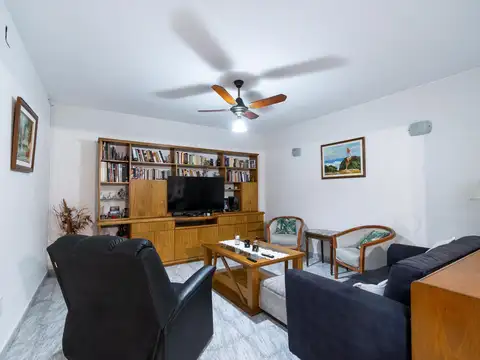 CASA DE PASILLO EN VENTA 2 PLANTAS ZONA CENTRO