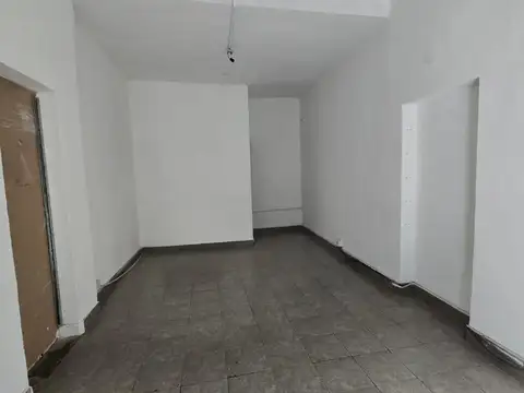 Local avenida Ratti alquiler Ituzaingo