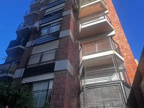 Amplio monoambiente! Ubicación envidiable!