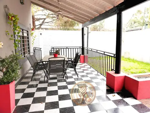 Casa 4 ambientes con 1 baño
