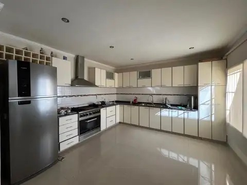 Casa en Venta en Paso del Rey, USD 124.900