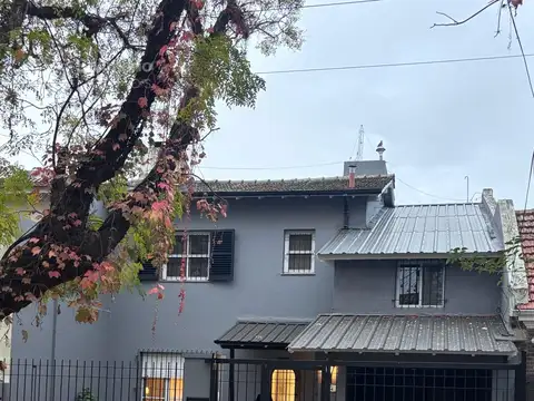 Casa de 5 ambientes en venta Acassuso