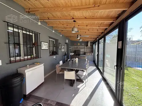 Casa en Venta con 2 cocheras